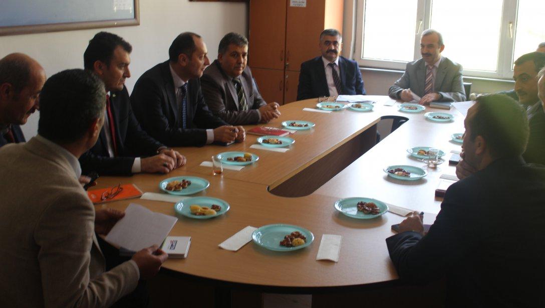 Perşembe Filiz-Rifat Güpgüpoğlu Çok Programlı Anadolu Lisesinde  Lise Müdürleri ile toplantı yapıldı.